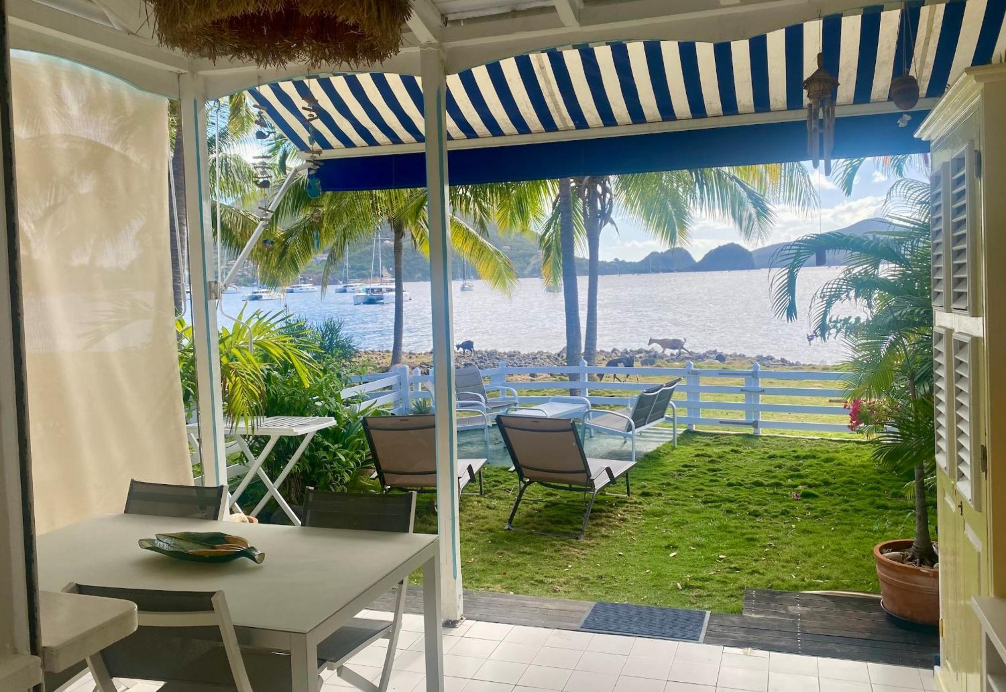 Bungalow Anolis Face A La Mer A 2 Min De La Plage. Terre-De-Haut ภายนอก รูปภาพ